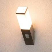 Lindby utomhusvägglampa Lorian, sensor, stål, IP44, E27