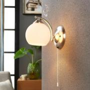 Lindby vägglampa Svean, vit, glas, höjd 21,5cm