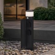 Lucande Corban sockellampa, grå, sensor, uttag, IP44