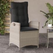 vidaXL Justerbar trädgårdsstol med dynor ljusgrå konstrotting