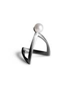 Jane Koenig Pearl V Ring Silver