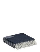 Logo Throw Home Textiles Cushions & Blankets Blankets & Throws Navy GA...