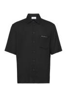 HAN Kjøbenhavn Fluid Script Logo Short Sleeve Shirt Svart