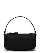 Lauren Ralph Lauren Medium Nylon Top-Handle Pouch Svart