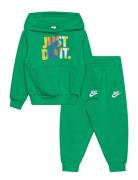 Nike T8-French Terry Pant Set Grön