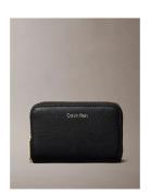Calvin Klein Foil Logo Medium Zip Around Svart