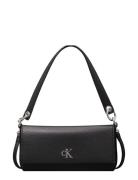 Calvin Klein Minimal Monogram Shoulder Pouch Svart