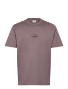 C.P. Company Twisted Logo Print T-Shirt Lila